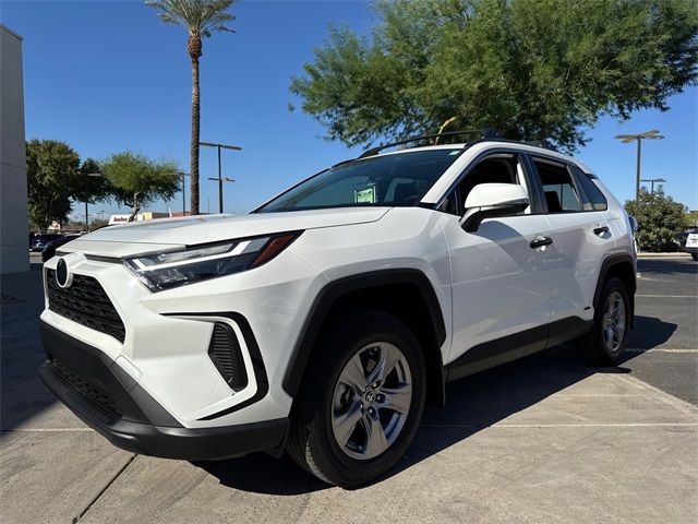 2022 Toyota RAV4 Hybrid XLE