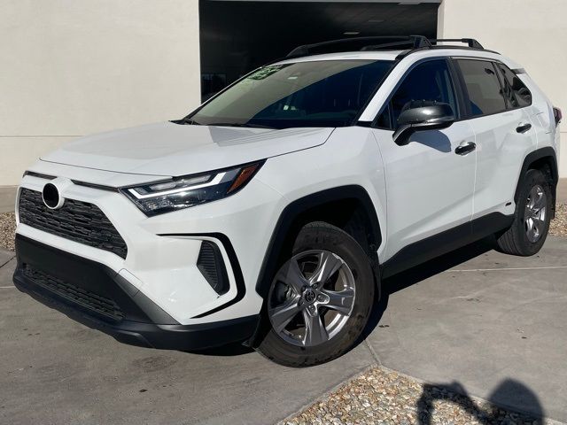 2022 Toyota RAV4 Hybrid XLE