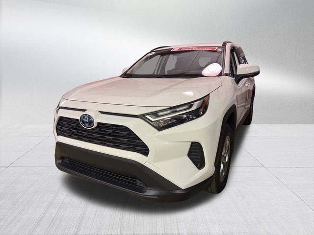 2022 Toyota RAV4 Hybrid XLE