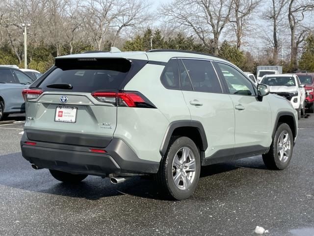 2022 Toyota RAV4 Hybrid XLE