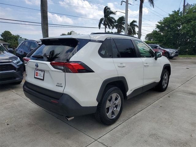 2022 Toyota RAV4 Hybrid XLE