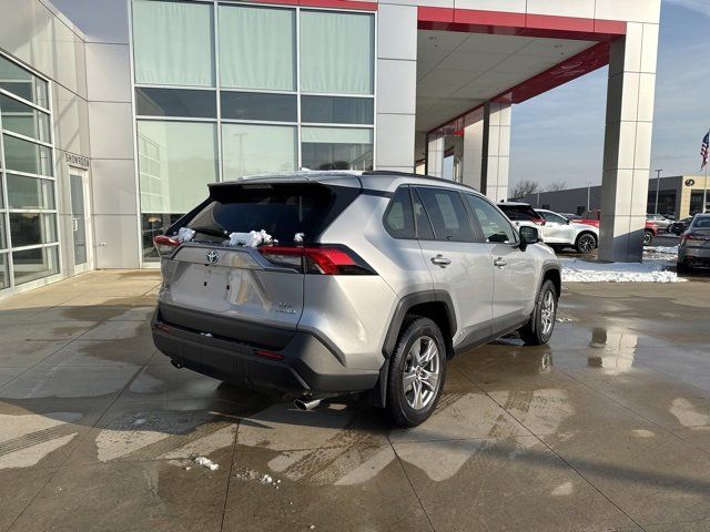 2022 Toyota RAV4 Hybrid XLE