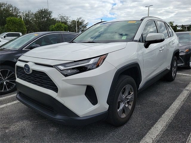 2022 Toyota RAV4 Hybrid XLE