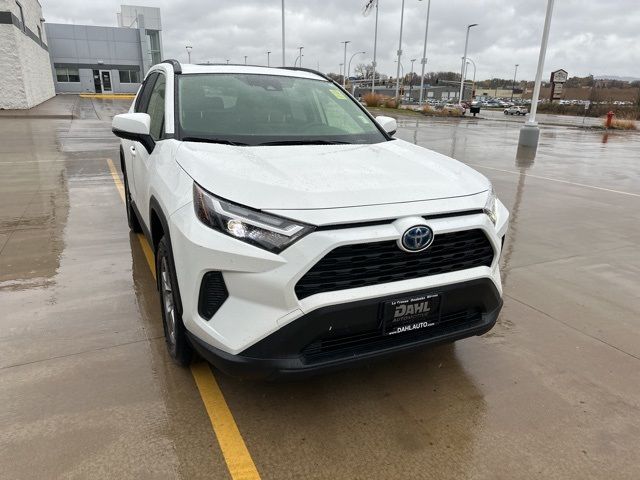 2022 Toyota RAV4 Hybrid XLE