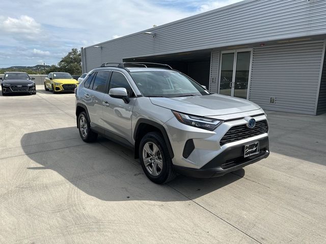 2022 Toyota RAV4 Hybrid XLE