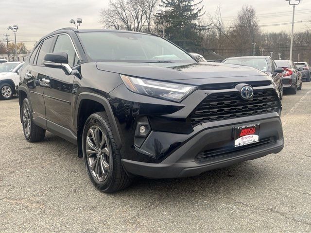 2022 Toyota RAV4 Hybrid XLE Premium