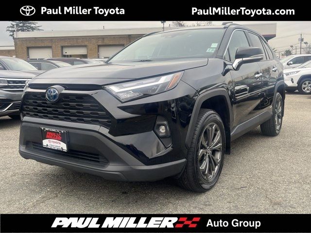 2022 Toyota RAV4 Hybrid XLE Premium