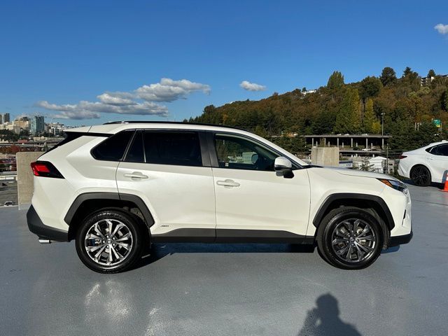 2022 Toyota RAV4 Hybrid XLE Premium