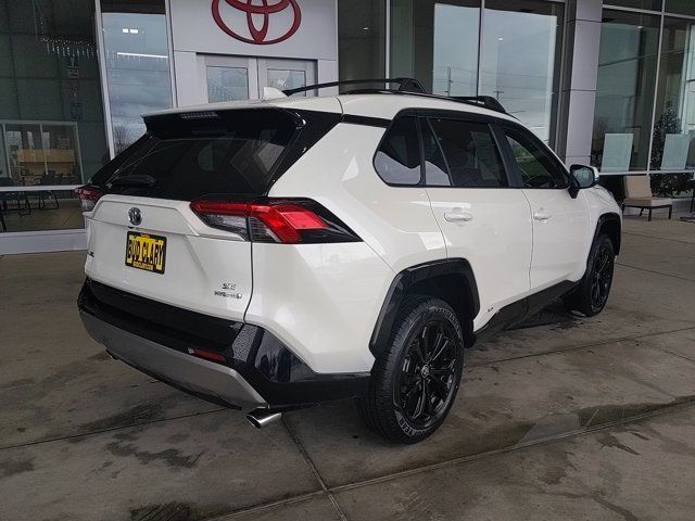 2022 Toyota RAV4 Hybrid SE