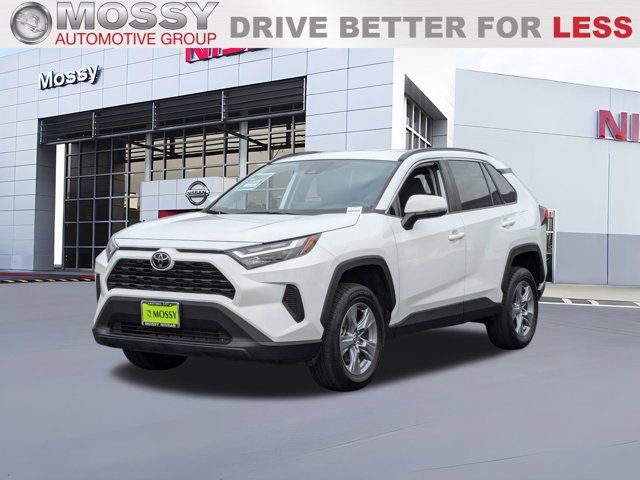 2022 Toyota RAV4 XLE