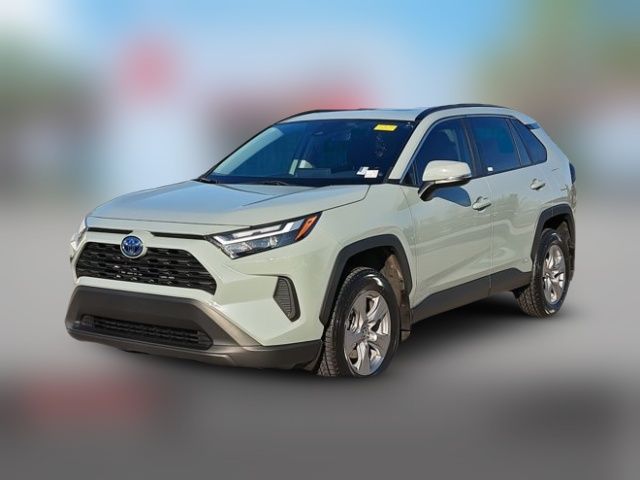 2022 Toyota RAV4 Hybrid XLE