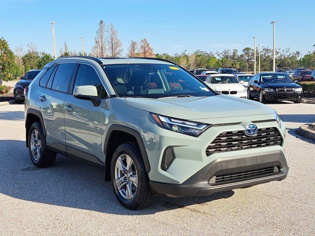 2022 Toyota RAV4 Hybrid XLE