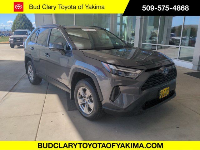 2022 Toyota RAV4 Hybrid XLE