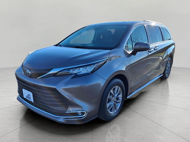 2022 Toyota Sienna XLE