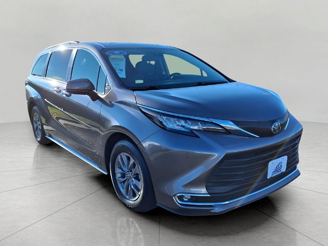 2022 Toyota Sienna XLE