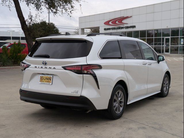 2022 Toyota Sienna XLE