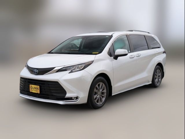 2022 Toyota Sienna XLE