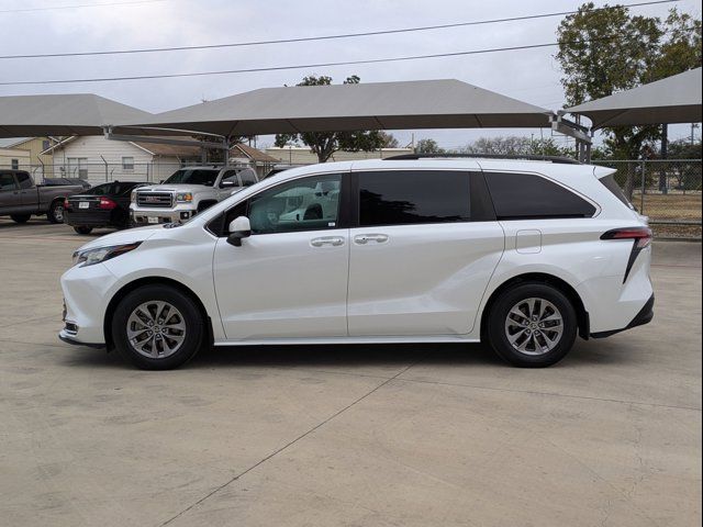 2022 Toyota Sienna XLE