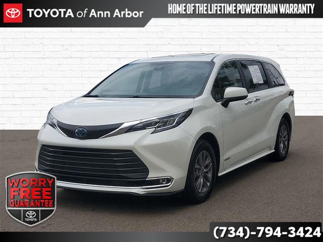 2022 Toyota Sienna XLE