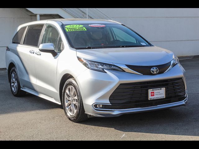 2022 Toyota Sienna XLE