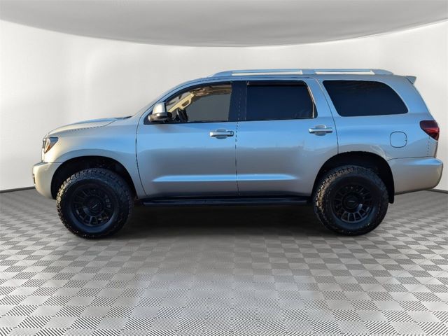 2022 Toyota Sequoia SR5