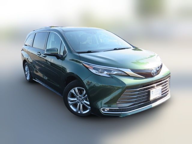 2022 Toyota Sienna Platinum