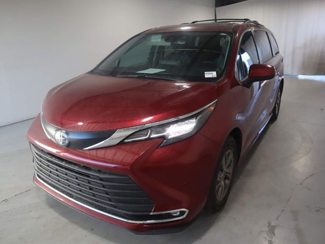 2022 Toyota Sienna XLE