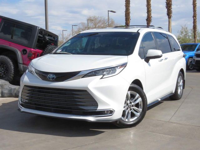 2022 Toyota Sienna Limited