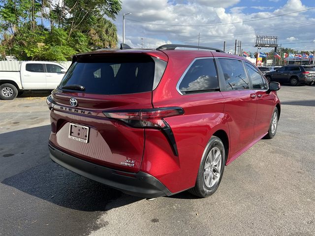 2022 Toyota Sienna XLE