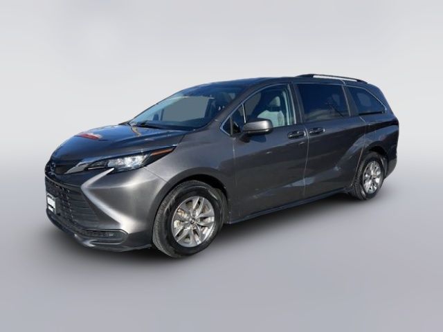 2022 Toyota Sienna LE