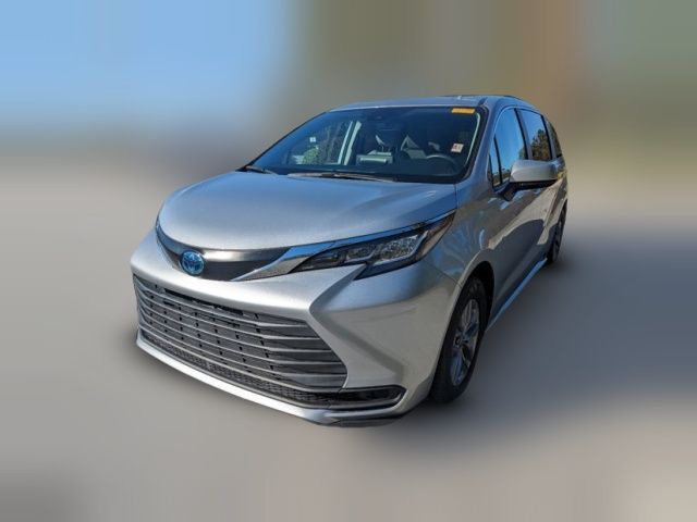 2022 Toyota Sienna LE