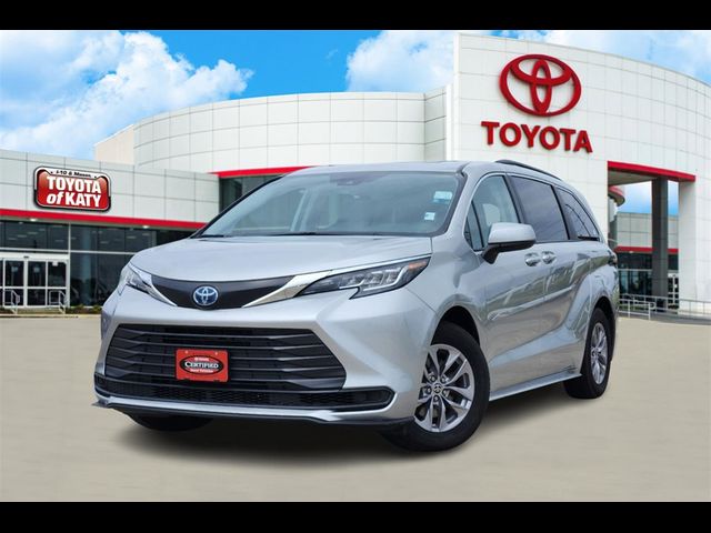 2022 Toyota Sienna LE