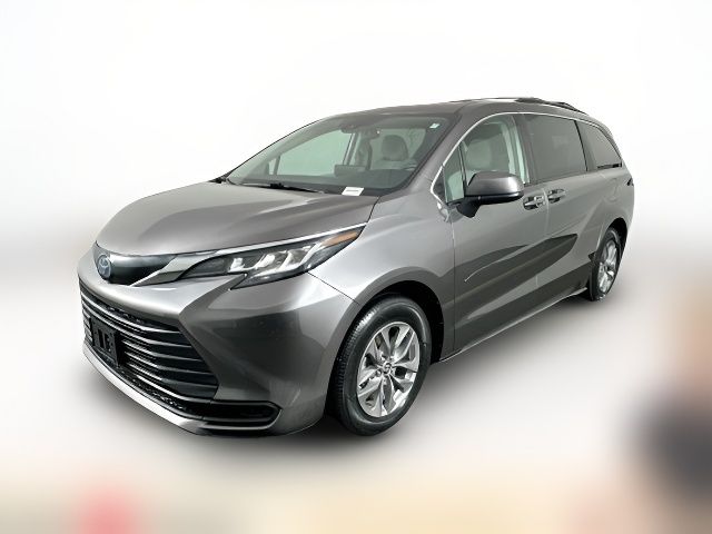 2022 Toyota Sienna LE