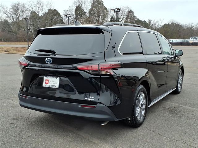 2022 Toyota Sienna LE