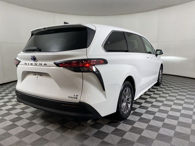 2022 Toyota Sienna LE