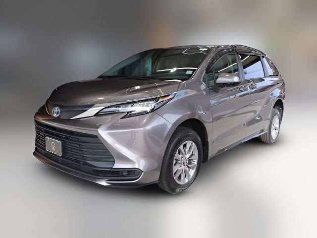 2022 Toyota Sienna LE