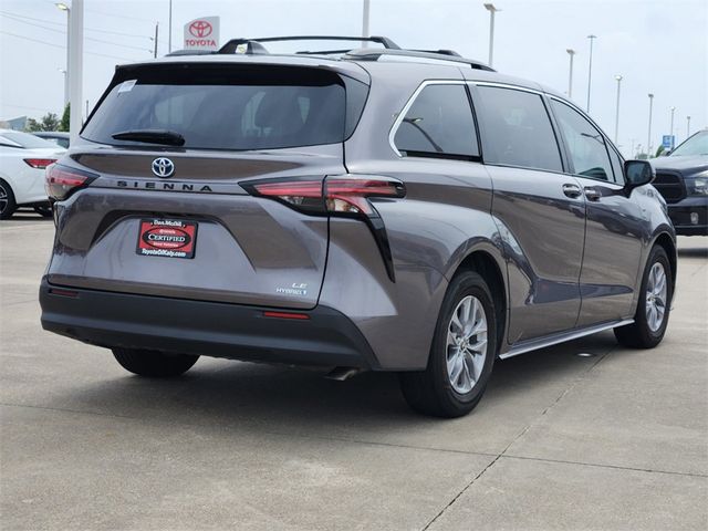 2022 Toyota Sienna LE