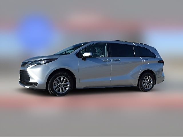 2022 Toyota Sienna LE