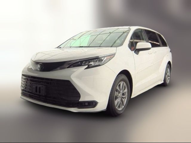 2022 Toyota Sienna LE