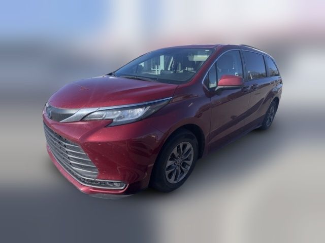 2022 Toyota Sienna LE