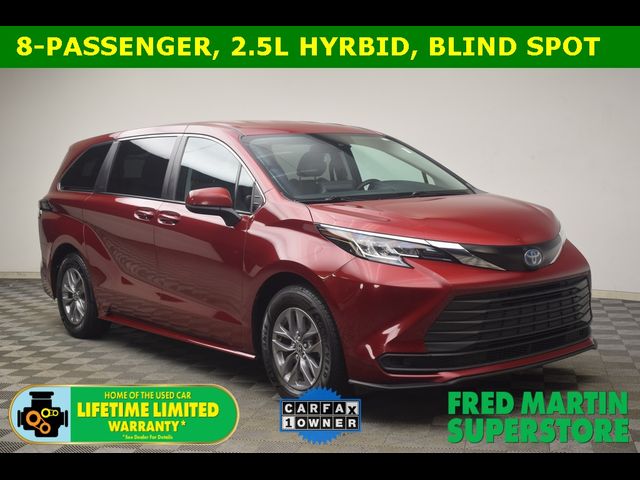 2022 Toyota Sienna LE