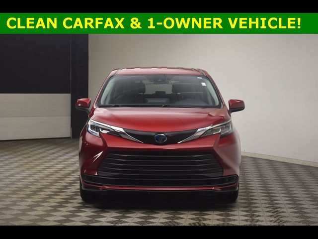 2022 Toyota Sienna LE