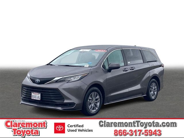 2022 Toyota Sienna LE