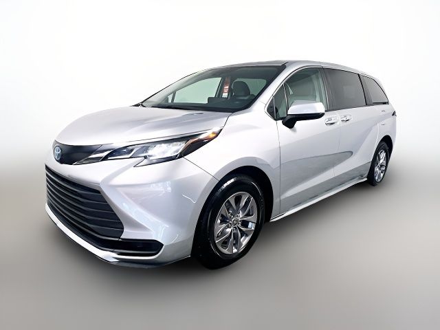 2022 Toyota Sienna LE