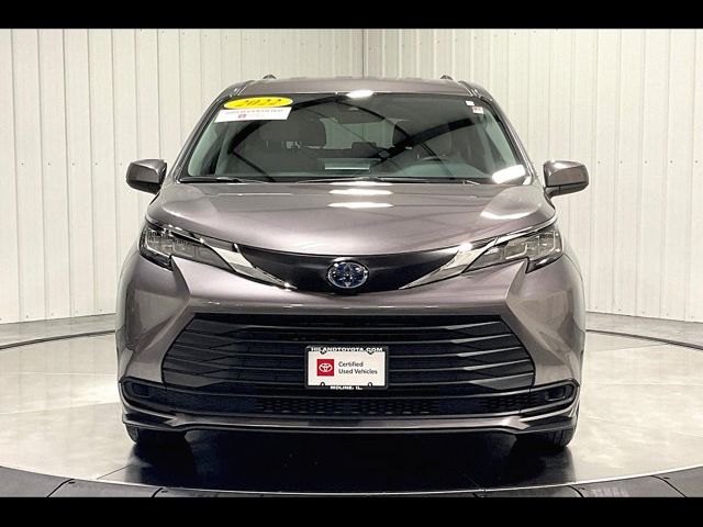 2022 Toyota Sienna LE