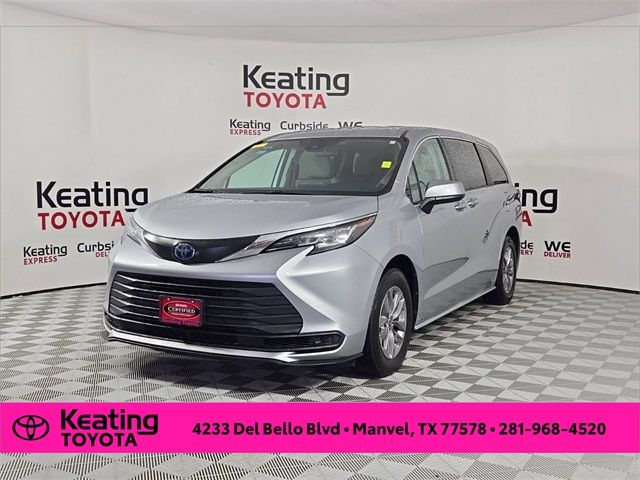 2022 Toyota Sienna LE