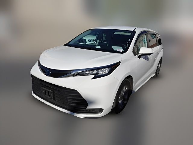 2022 Toyota Sienna LE