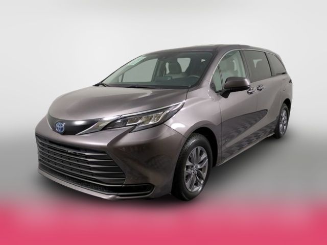 2022 Toyota Sienna LE