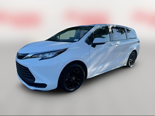 2022 Toyota Sienna LE