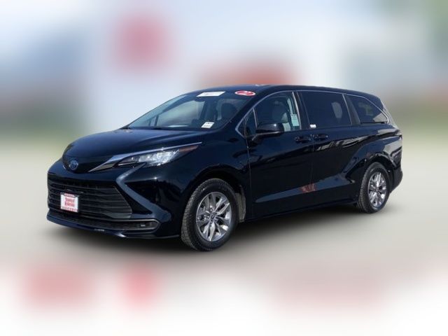 2022 Toyota Sienna LE